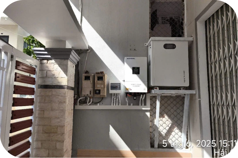 Wall-mounted low-voltage solar battery system with Easyway UNIV-16.2kWhS 51.2V 316Ah battery and ASG inverter